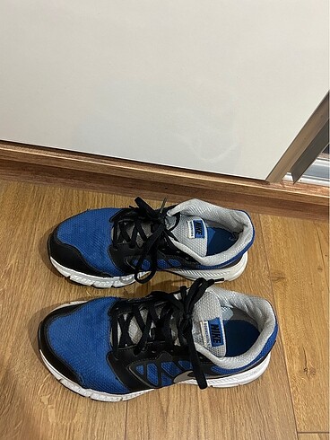 38 Beden lacivert Renk Nike orijinal ayakkabı. Dolabımı boşaltmak için satıyorum