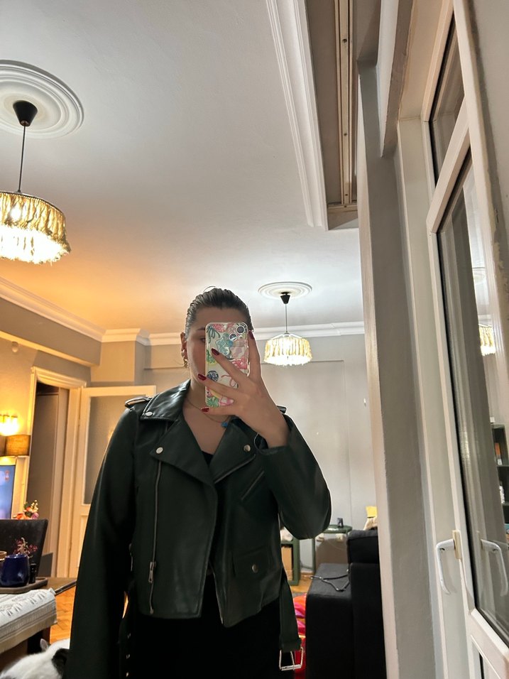 Stradivarius Koyu Yeşil Parlak Deri Ceket - Görsel 3