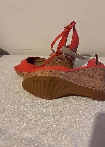 39 Beden kırmızı Renk H&M Süet Dolgu Topuklu Ayakkabı
