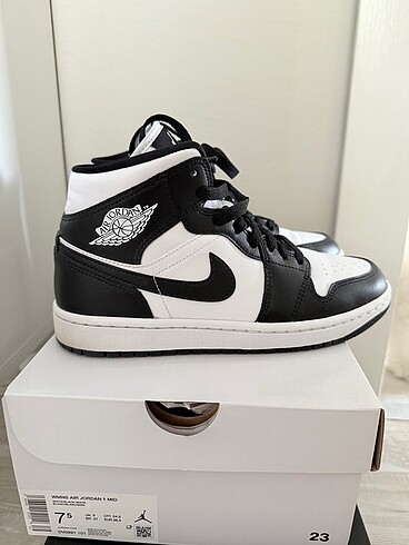 Nike Jordan panda mid