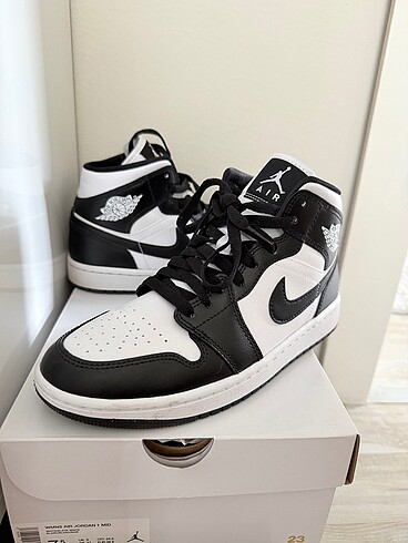 Jordan panda mid