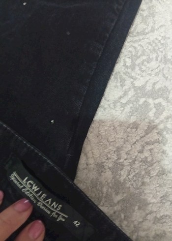 Kadın Siyah Payetli Nakışlı Denim Pantolon - Görsel 4