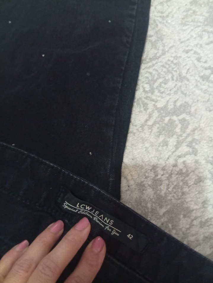 Kadın Siyah Payetli Nakışlı Denim Pantolon - Görsel 3