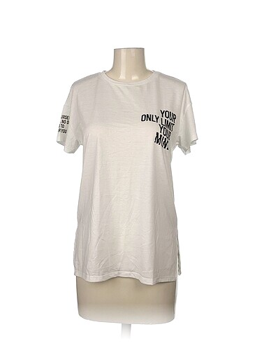 Defacto T-shirt %70 İndirimli.