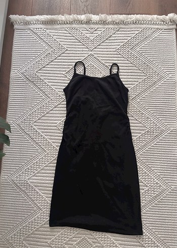 l Beden siyah Renk BERSHKA Siyah İnce Askılı Mini Elbise