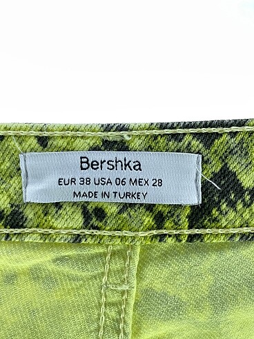 38 Beden çeşitli Renk Bershka Jean / Kot %70 İndirimli.