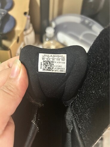 26 Beden siyah Renk Adidas çocuk ayakkabı