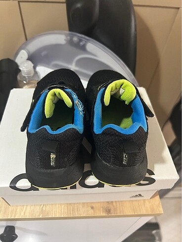 24 Beden Skechers çocuk ayakkabı