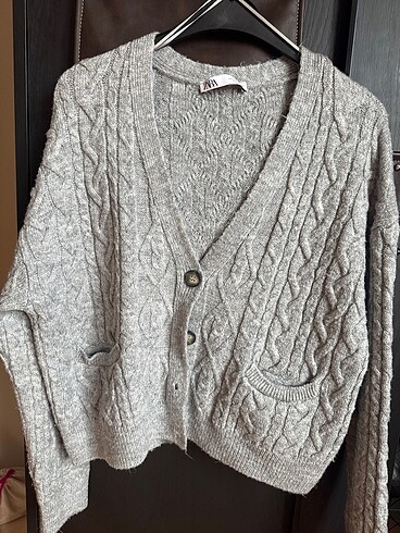 ZARA HIRKA
