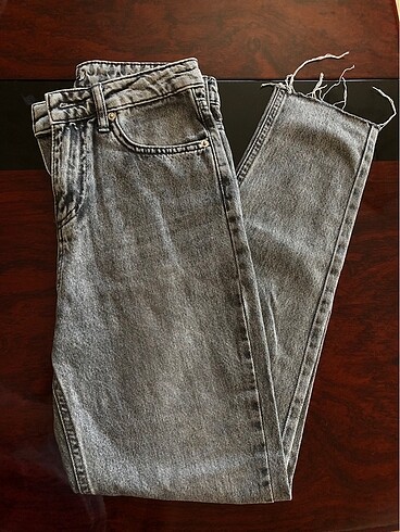 gri pantolon mom jean