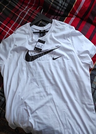 Nike Sportswear Erkek Tişörtü