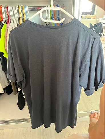 Diğer Oversize tişört yanları yırtmaçlı