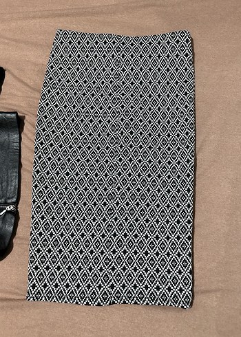 Desenli Siyah Uzun Kalem Etek - Görsel 2