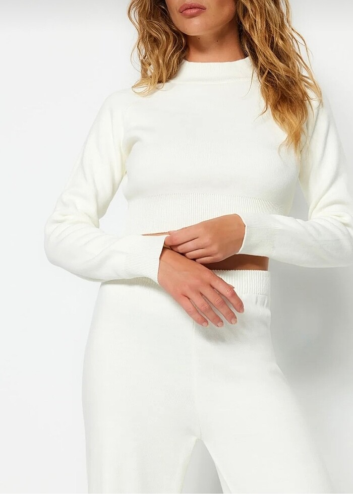 Beyaz triko takım - Görsel 2