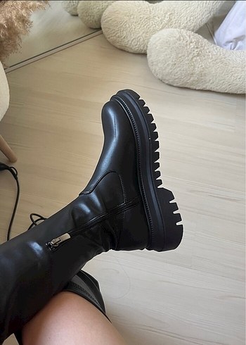 Siyah Deri Dizüstü Gotik Stiletto Çizme - Görsel 3