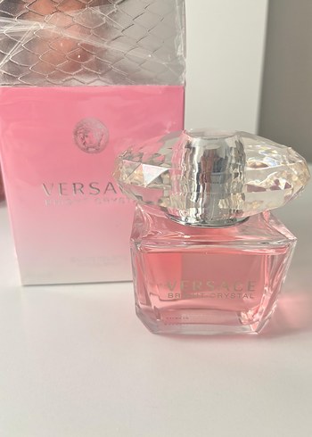 Versace Bright Crystal Kadın Parfümü 90 ml - Görsel 2
