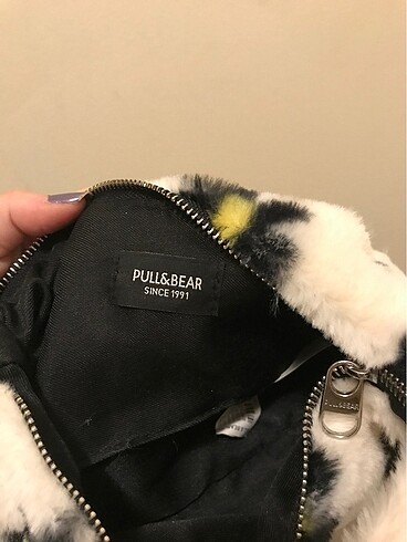 Beden Pull and Bear Peluş Çanta