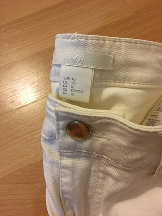 H&M Kırık beyaz dar paça pantolon