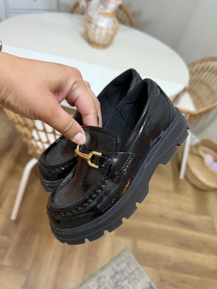 Parlak Siyah Yılan Desenli Tokalı Loafer - Görsel 2