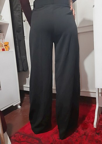 Siyah Bol Paça Likralı Crep Kadın Pantolon - Görsel 3