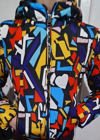 Renkli Pop Art Desenli Mini Kadın Mont - Görsel 3