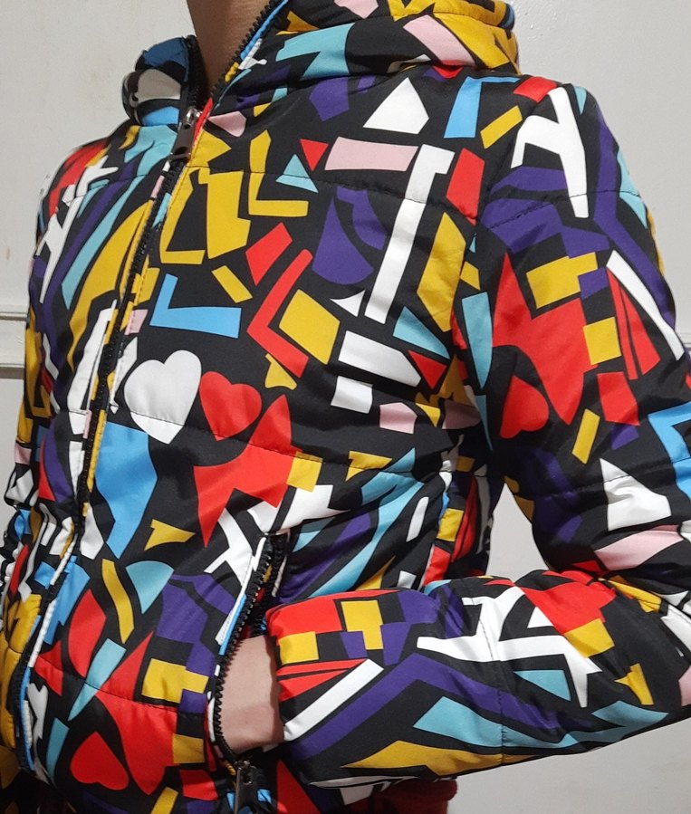 Renkli Pop Art Desenli Mini Kadın Mont - Görsel 2