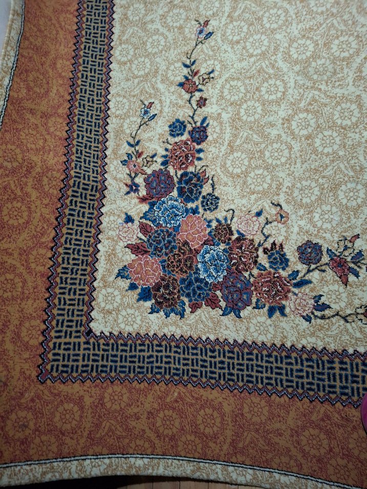 Çiçek Desenli Çok Renkli Geleneksel Halı - Görsel 4