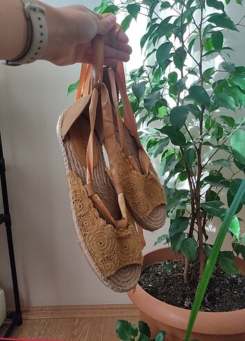 40 Beden Yargıcı Sandalet