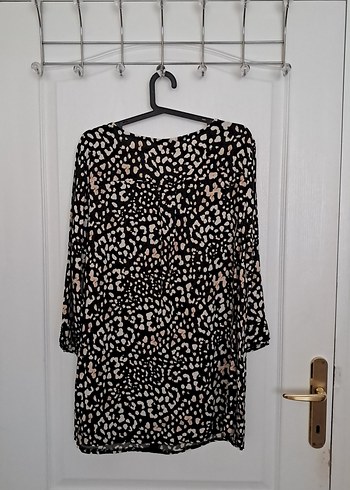 Siyah V Yaka Düğmeli Kadın Bluz - Görsel 4