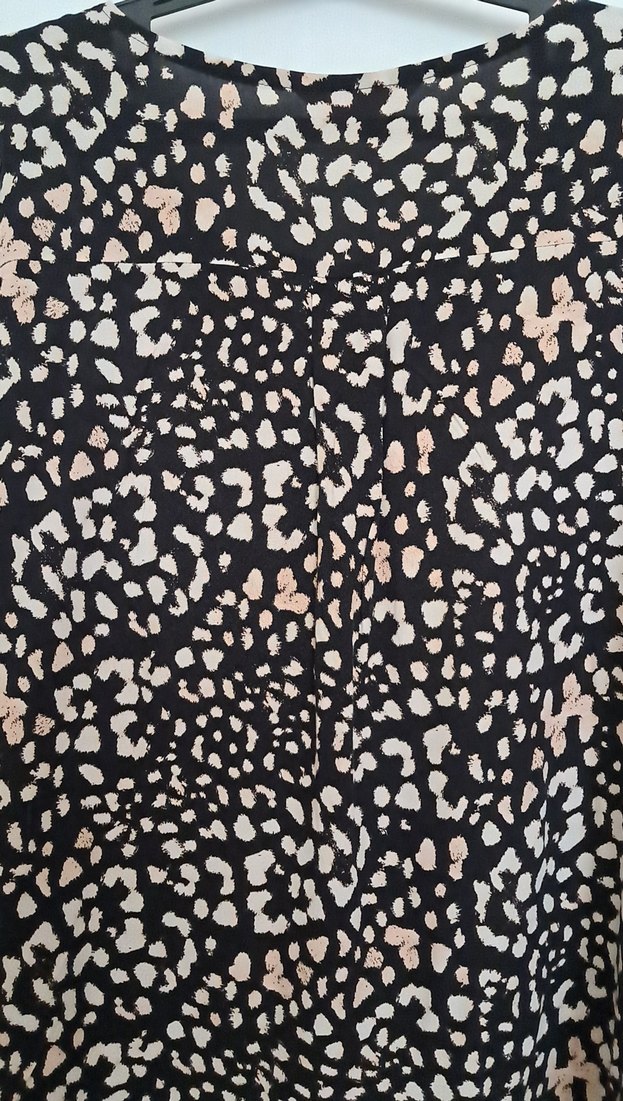 Siyah V Yaka Düğmeli Kadın Bluz - Görsel 5