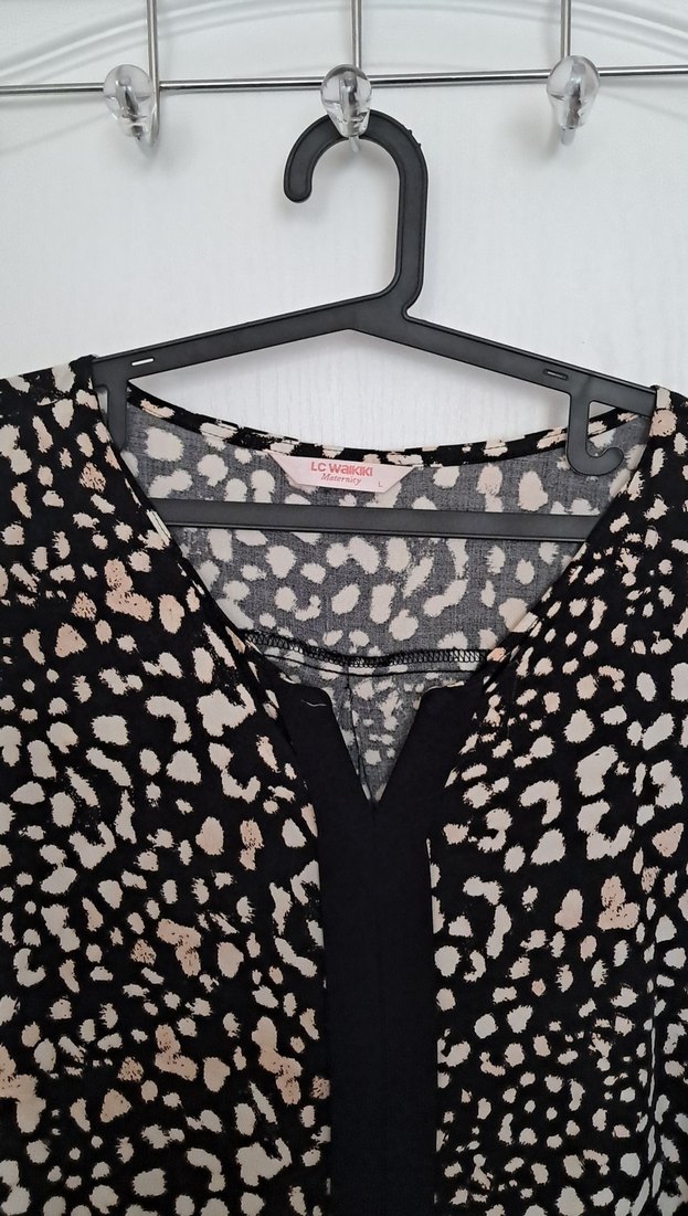 Siyah V Yaka Düğmeli Kadın Bluz - Görsel 2