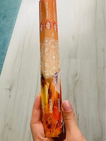 Amber tutsu