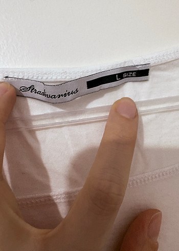 Stradivarius Düğmeli Beyaz Kadın Tişört - Görsel 3