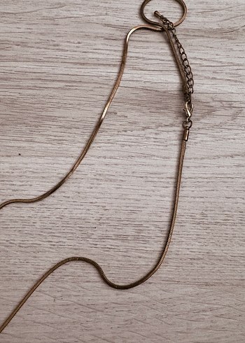 Uzun Zincir Detaylı Altın Renkli Kadın Kolye - Görsel 4