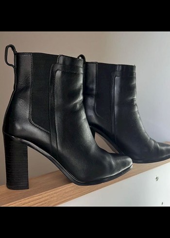 Massimo Dutti Siyah Deri Kadin Topuklu Bot