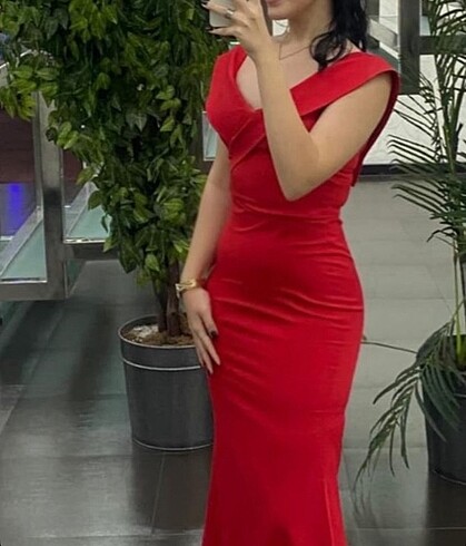 Kırmızı balık model abiye