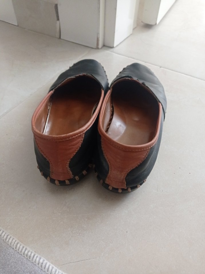 Siyah Deri Kadın Babet Ayakkabı - Görsel 3