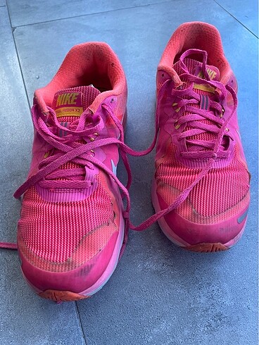 Nike renkli spor ayakkabı