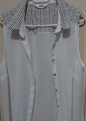 Düğmeli Beyaz Kolsuz Kadın Gömlek - Görsel 2