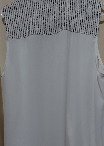 Düğmeli Beyaz Kolsuz Kadın Gömlek - Görsel 3