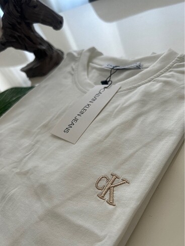 Calvin Klein Ck gold nakış tshirt