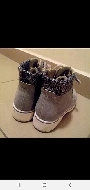 39 Beden Gri Bot cok rahat