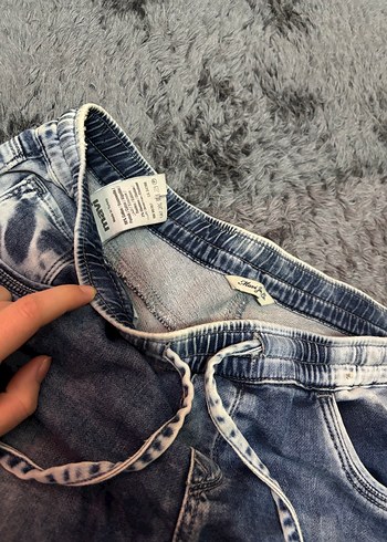 Kadın Gri Batik Desenli Kemerli Jean - Görsel 3