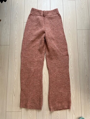 Pembe Yün Pantolon