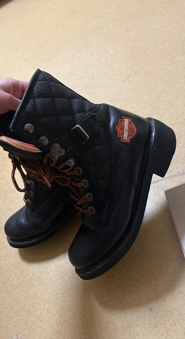 Harley Davidson kadın bot - Görsel 3