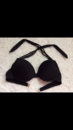 Siyah bikini üstü