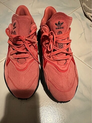 Adidas spor ayakkabı