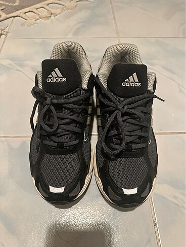 Adidas orijinal spor ayakkabı