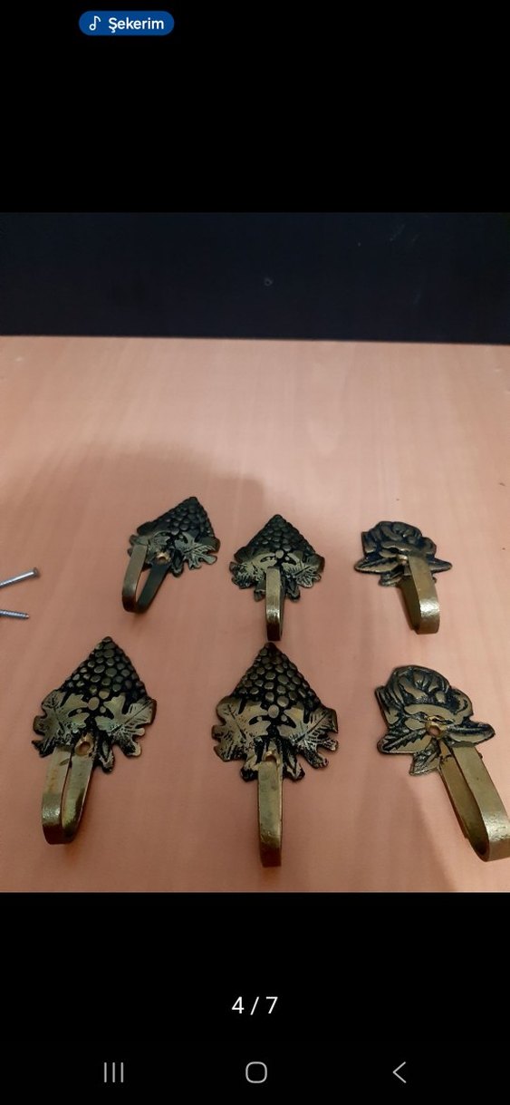 Altın Renkli Koyu Meyve Desenli Askılar - Görsel 4