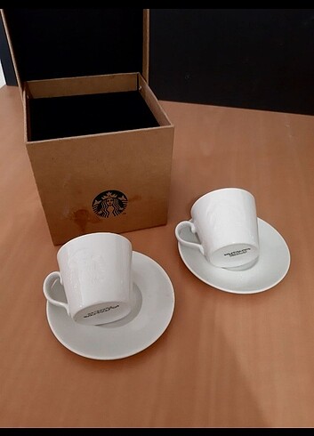 Starbucks coffe fincanı